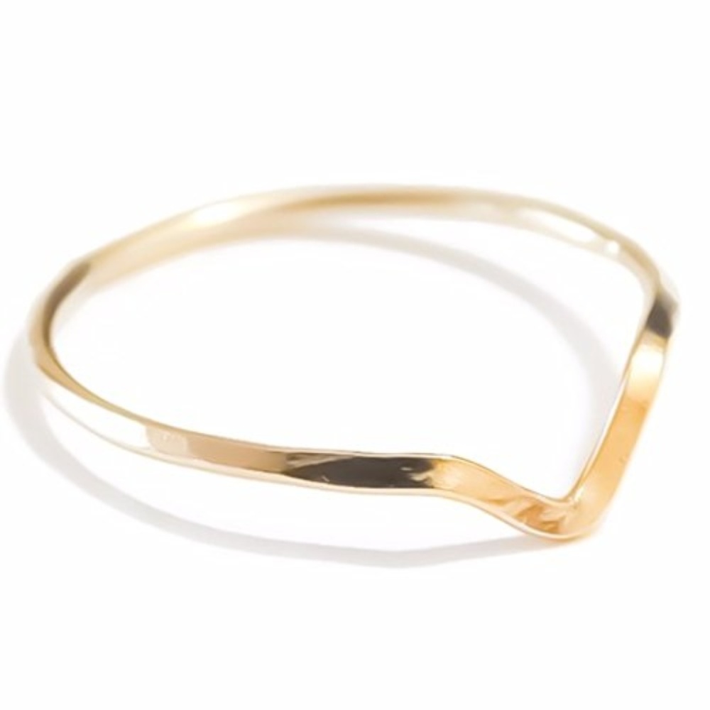 3 x v shaped stacking ring
